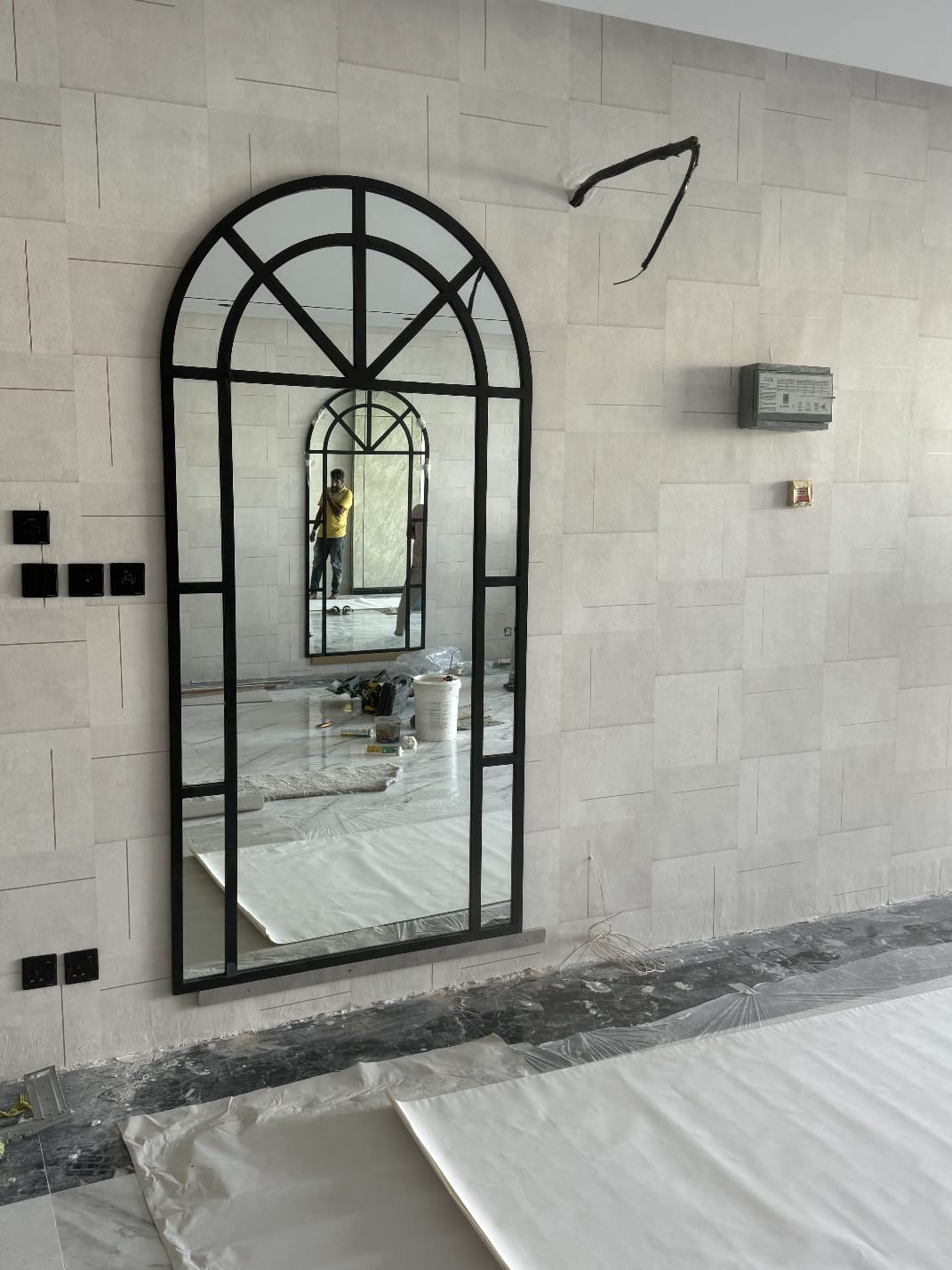 أعمال زجاج ومرايا