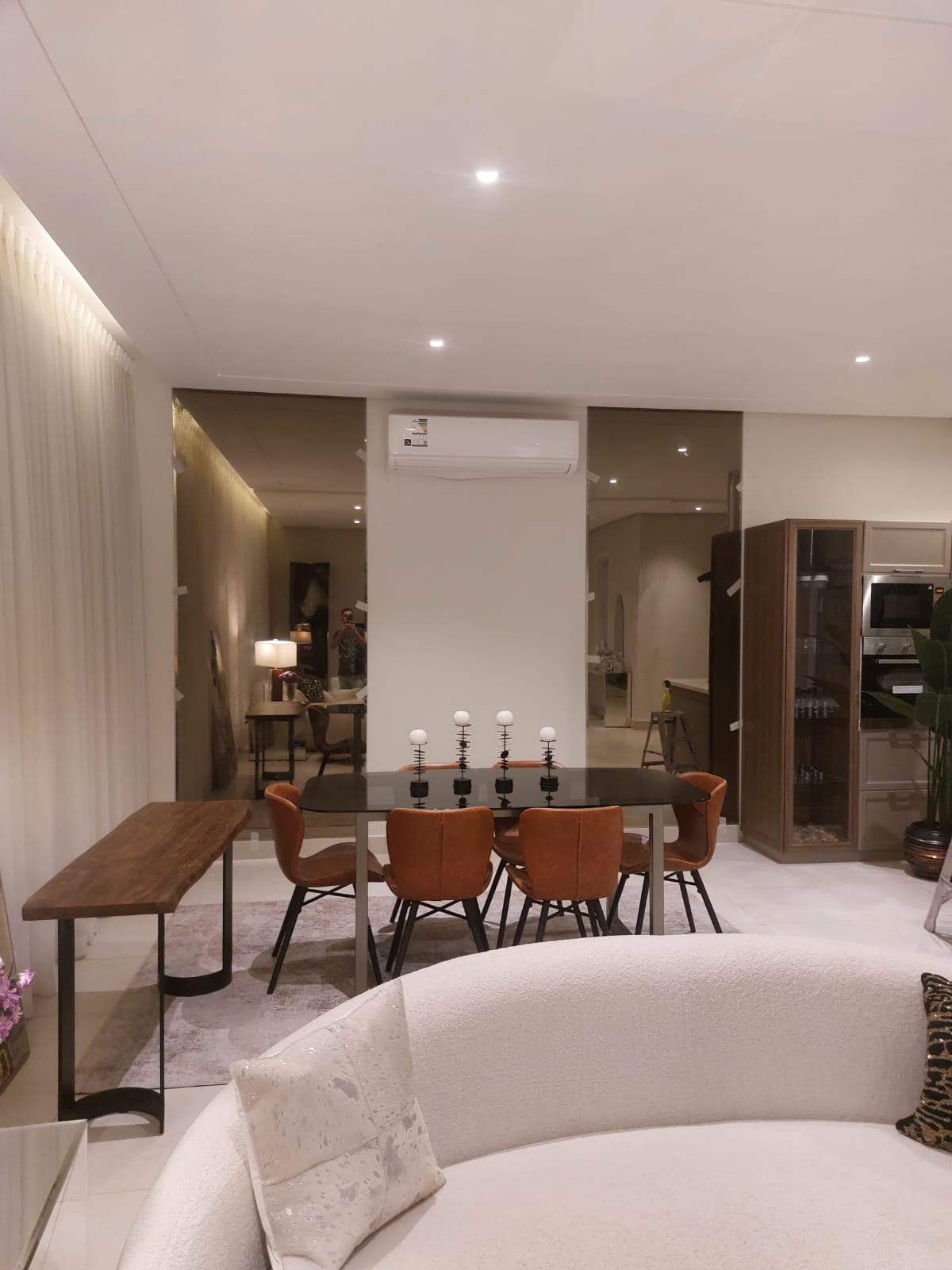 أعمال زجاج ومرايا