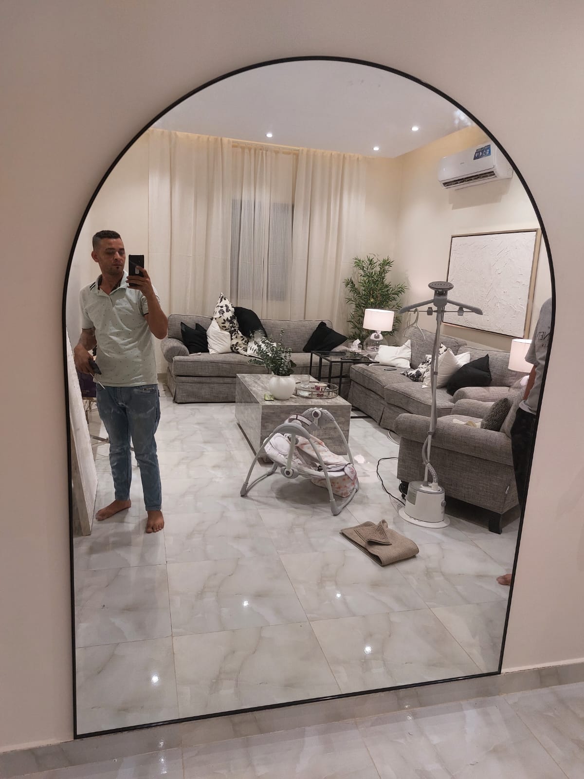 أعمال زجاج ومرايا